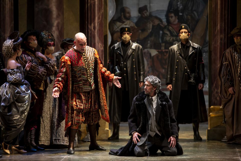 Juan Jess Rodrguez y Alexei Tatarintsev en el Rigoletto del Teatro Cervantes de Mlaga