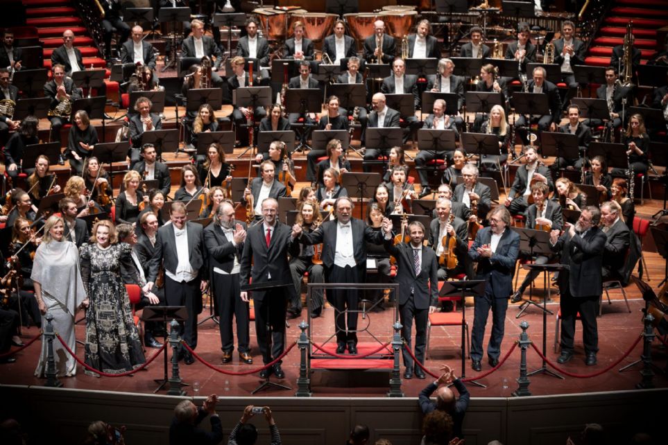 Riccardo Chailly dirigiendo los Gurre-lieder de Schoenberg con la Orquesta del Concertgebouw