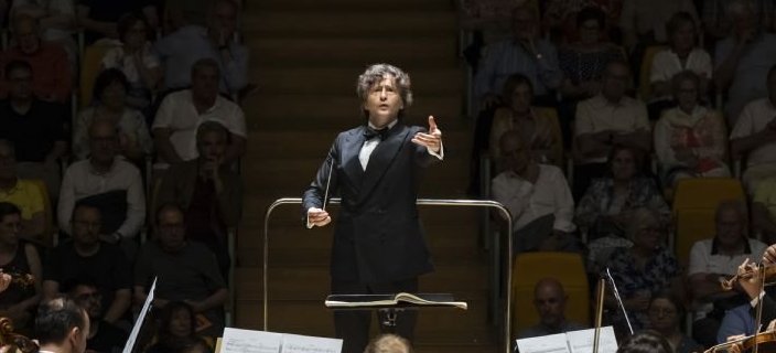 Gustavo Gimeno y la Orquesta de la Comunidad Valenciana en el Palau de les Arts