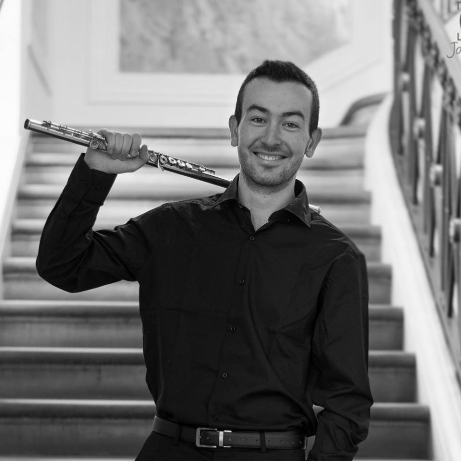 Alberto Acu�a Alemla