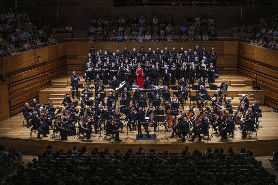Thierry Fischer dirige la �Novena sinfon�a� de Beethoven con al Sinf�nica de Castilla y Le�n