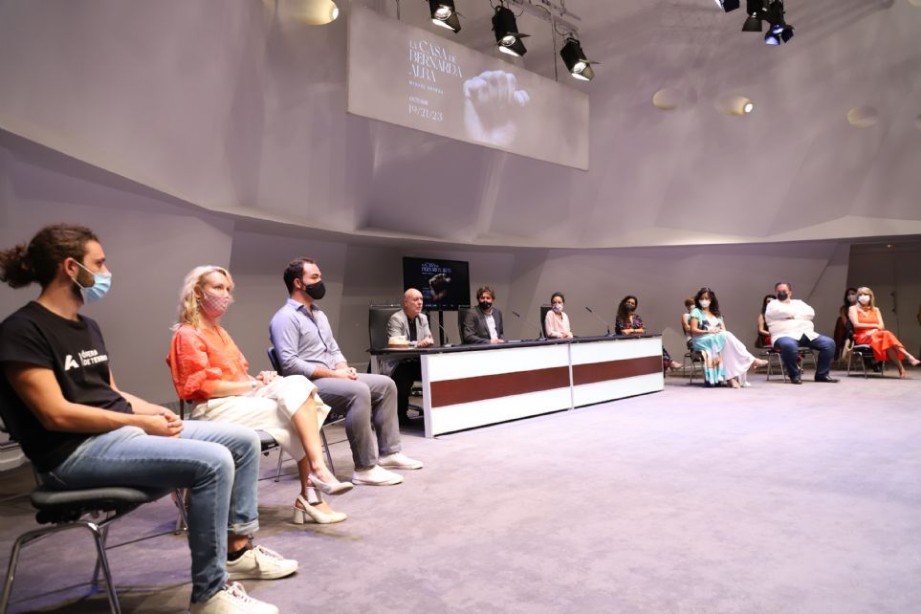La casa de Bernarda Alba de Miquel Ortega
