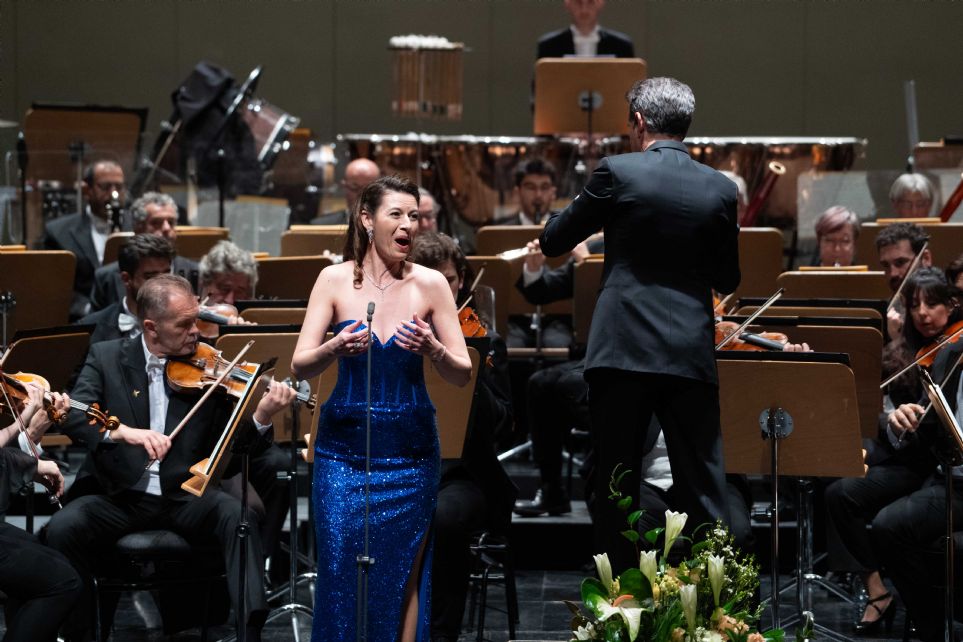 Chen Reiss y Lucas Mac�as con la Sinf�nica de Sevilla