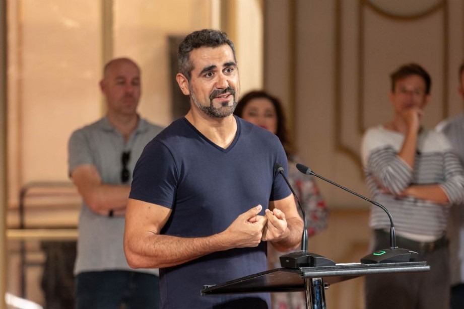 Diego Mart�n-Etxebarr�a