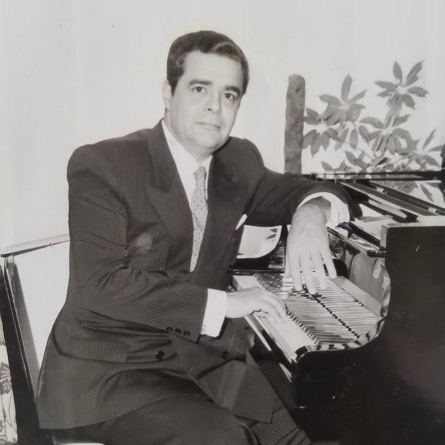 El�as L�pez Sob�