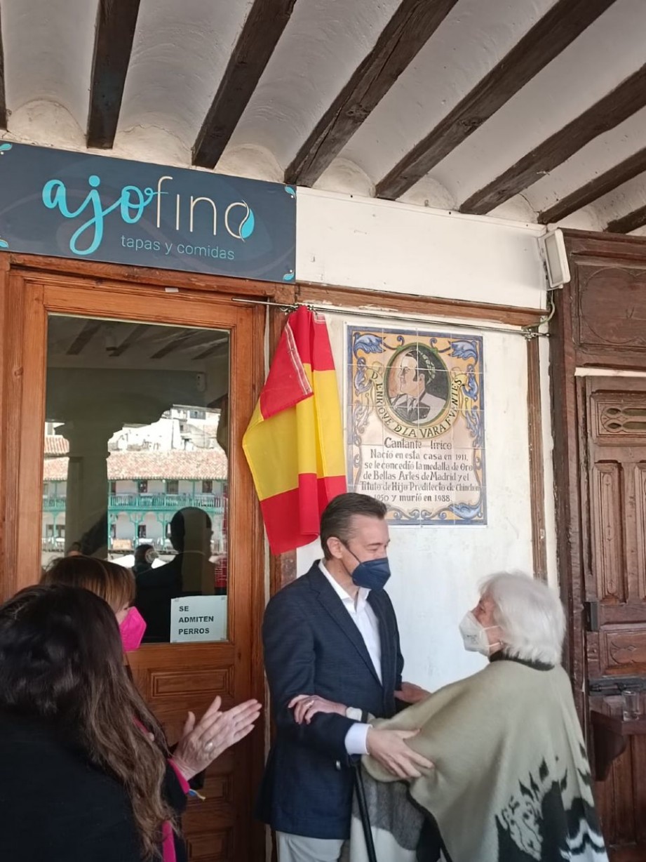 Homenaje a Enrique de la Vara en Chinch�n