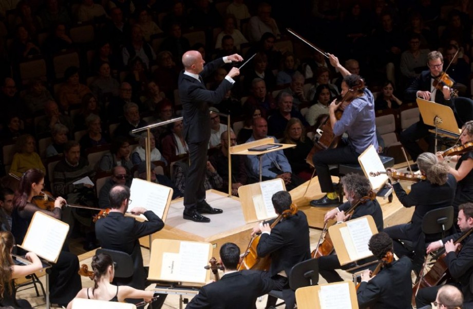 Guillermo Garc�a Calvo y Sheku Kanneth-Mason con la OCNE