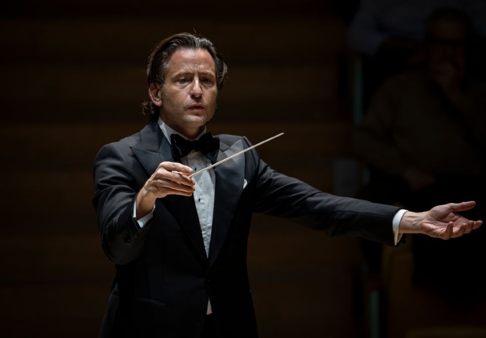 Gustavo Gimeno con la Orquesta de la Comunidad Valenciana