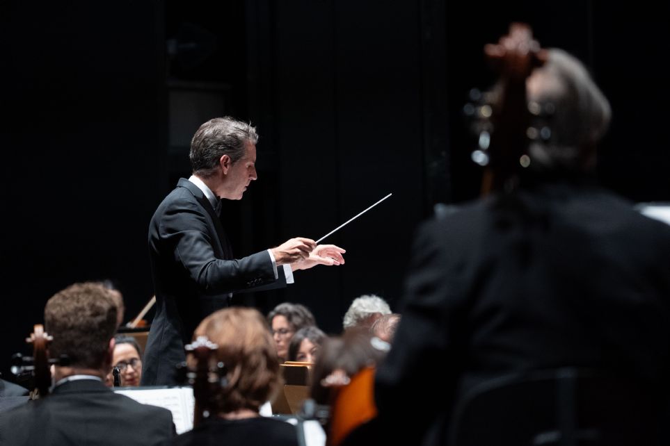 Lucas Macas con la Sinfnica de Sevilla