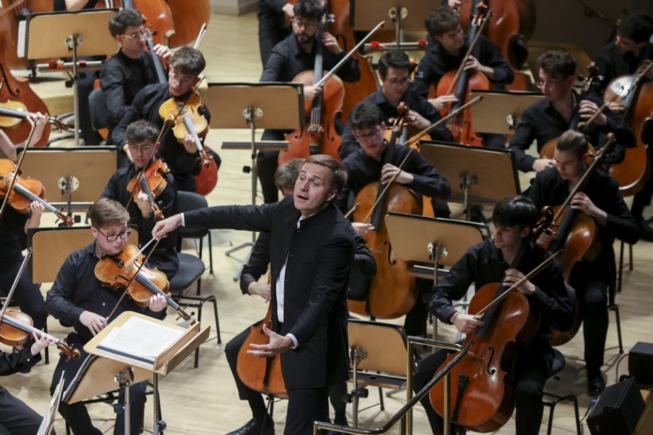 Vasily Petrenko con la JONDE