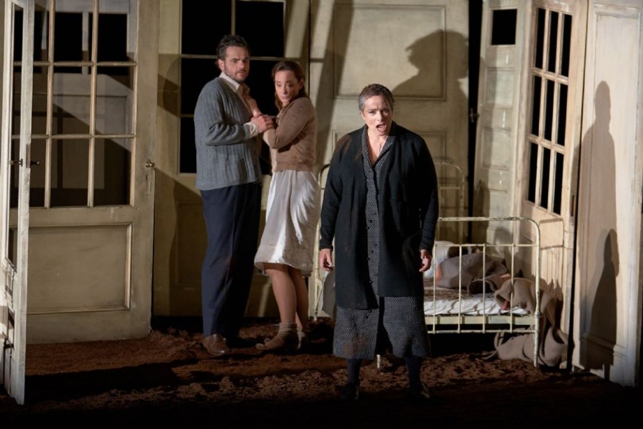 �ngeles Blancas en la �Jenufa� del Teatro de la Maestranza de Sevilla