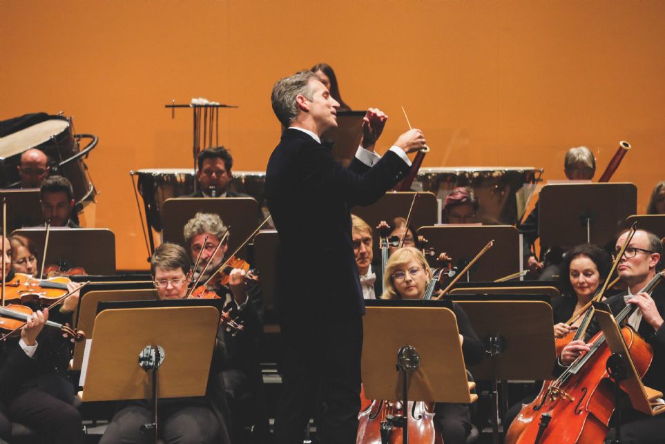 Lucas Macas con la Sinfnica de Sevilla