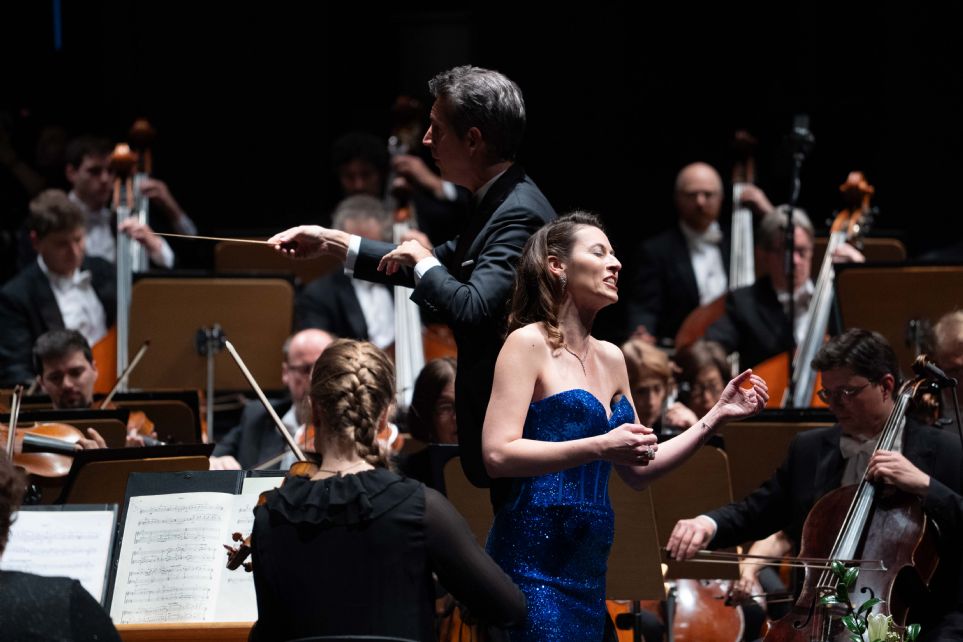 Lucas Mac�as y Chen Reiss con la Sinf�nica de Sevilla