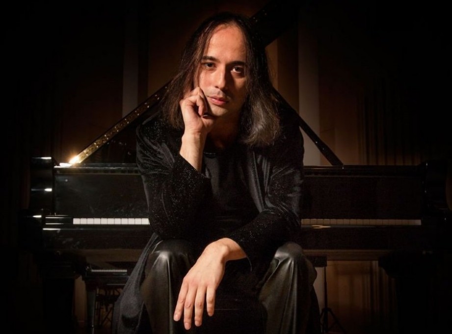 Misha Dacić, Liszt, Suena la c�pula