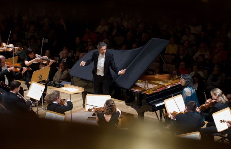 Mitsuko Uchida y David Afkham con la OCNE