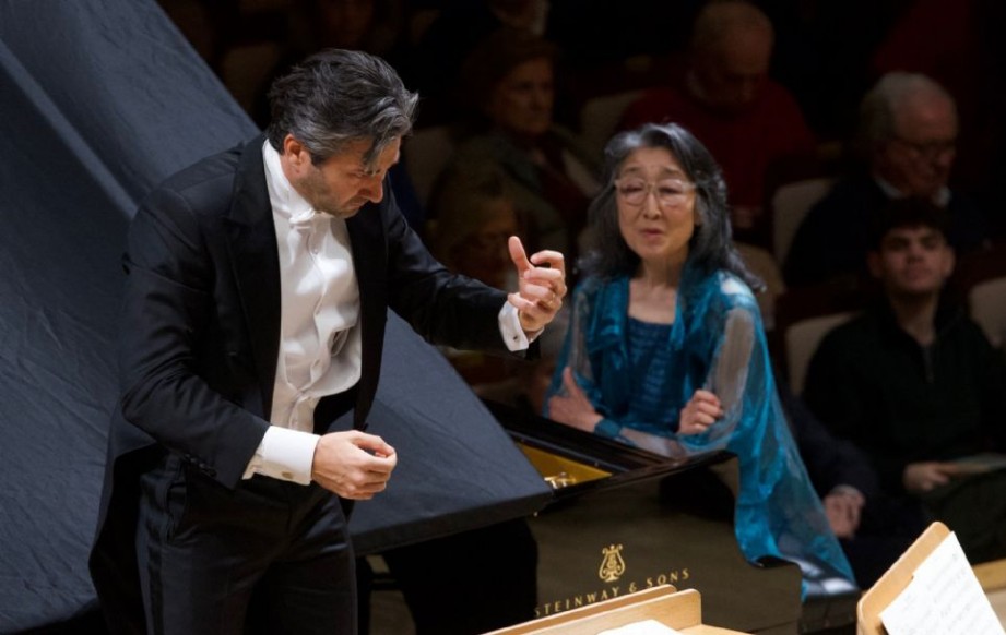 Mitsuko Uchida y David Afkham con la OCNE