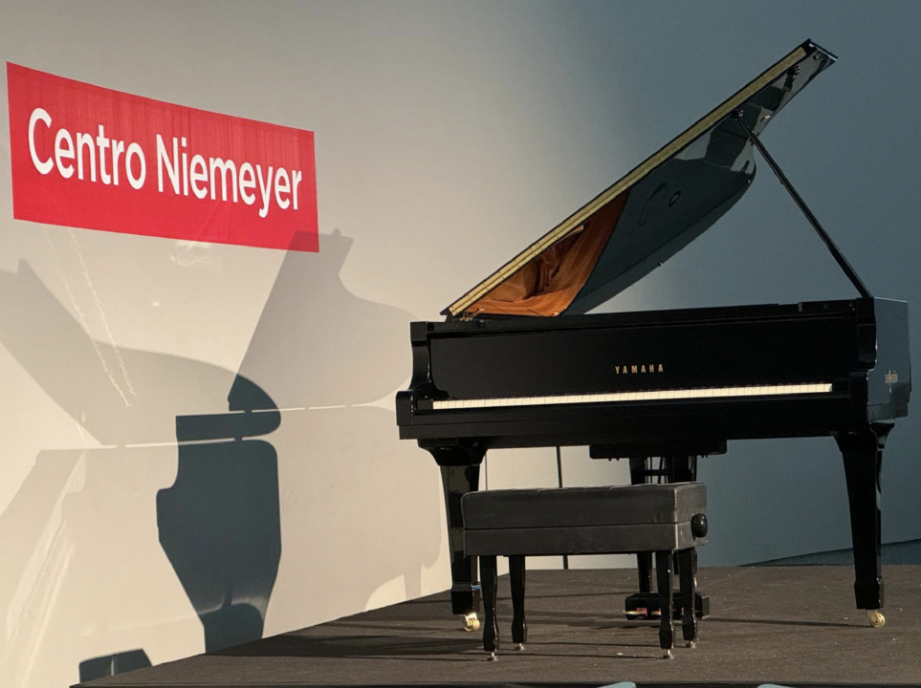 Misha Dacic en el Centro Niemeyer de Avils