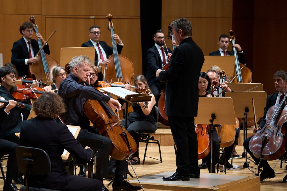 Manuel Hern�ndez-Silva y Johannes Moser con la Orquesta Sinf�nica de la Regi�n de Murcia