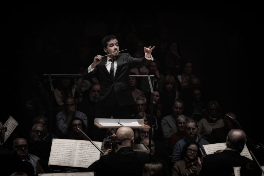 Nuno Coelho y Noa Wildschut con la Orquesta de Valencia