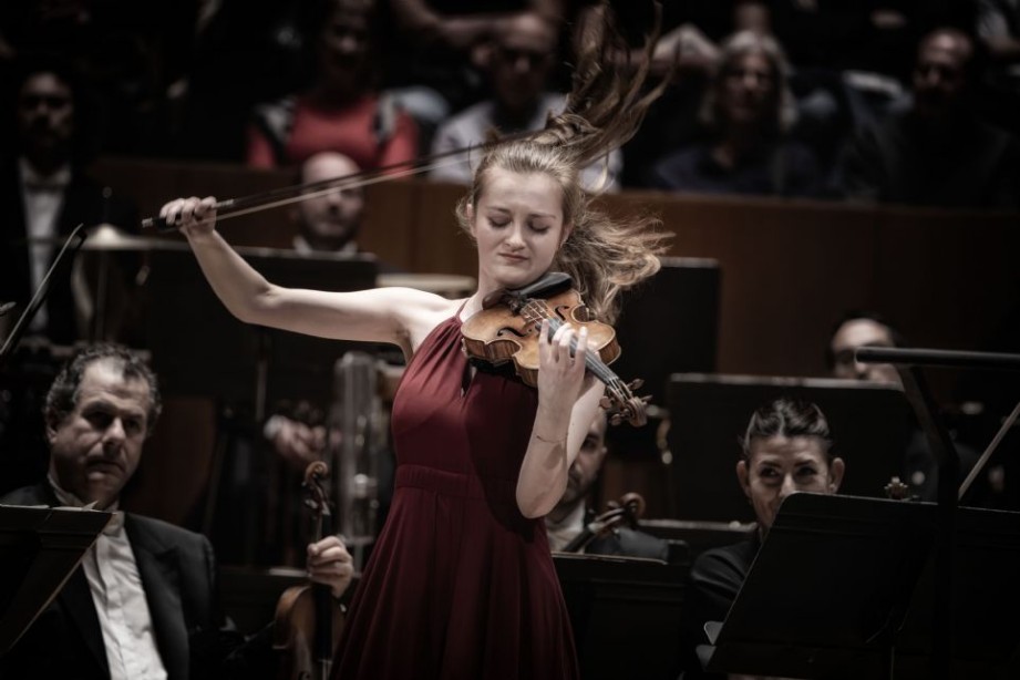 Noa Wildschut con la Orquesta de Valencia