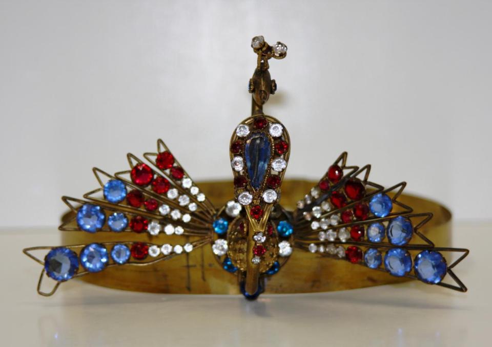 La corona que luca Francisco Vias cuando cantaba Radams