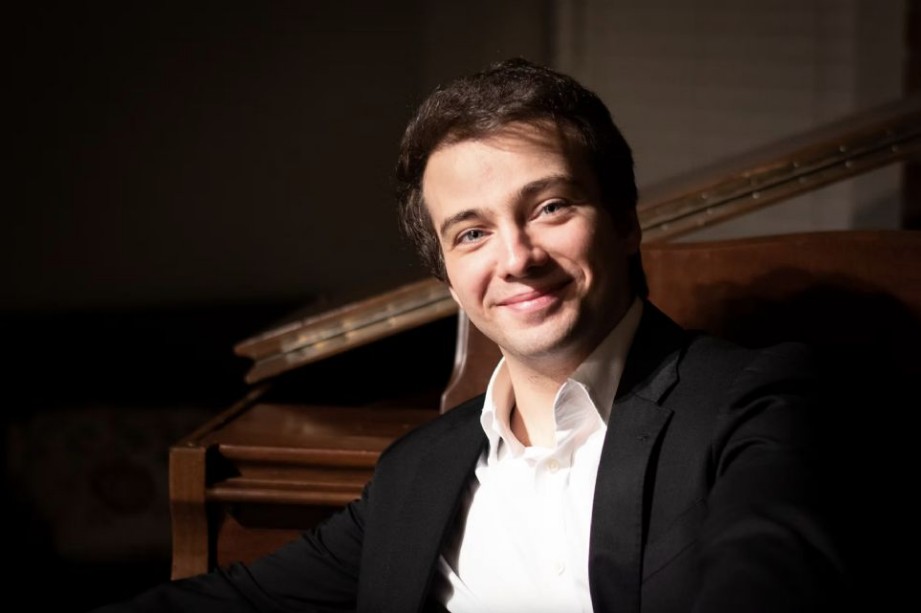 Recital del pianista Ra�l Canosa en el Teatro Col�n de Buenos Aires
