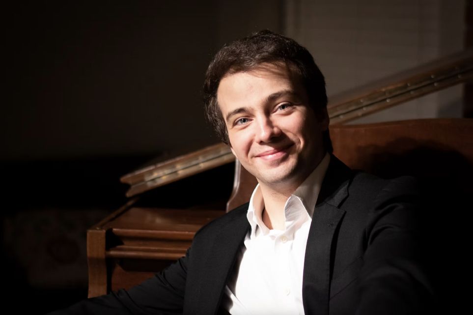 Recital del pianista Ra�l Canosa en el Teatro Col�n de Buenos Aires