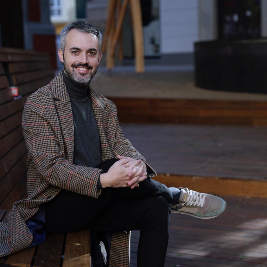 Santiago J. Otero, condecorado como Caballero de la Orden de las Artes y las Letras de Francia