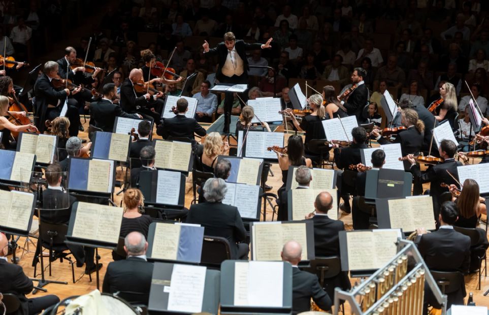 Pablo Rus con la Sinf�nica de Castilla y Le�n, con Falla y Debussy