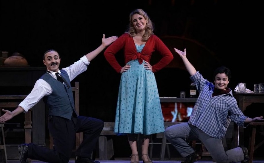 Sof�a Esparza en �La tabernera del puerto�