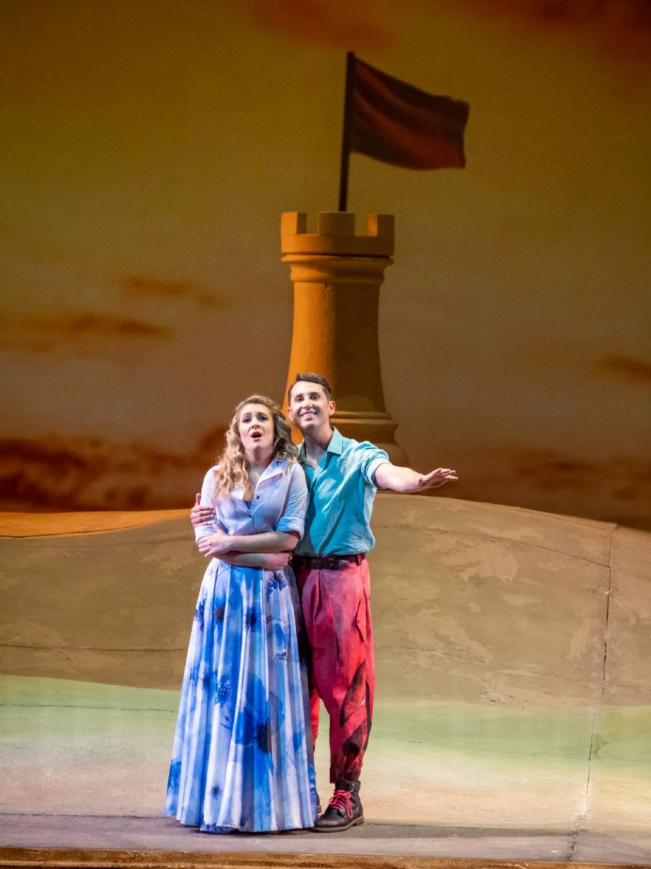 Sof�a Esparza y Jorge Rodr�guez-Norton en �El rey que rabi� del Teatro Campoamor de Oviedo