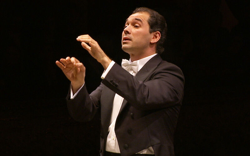 Tugan Sokhiev