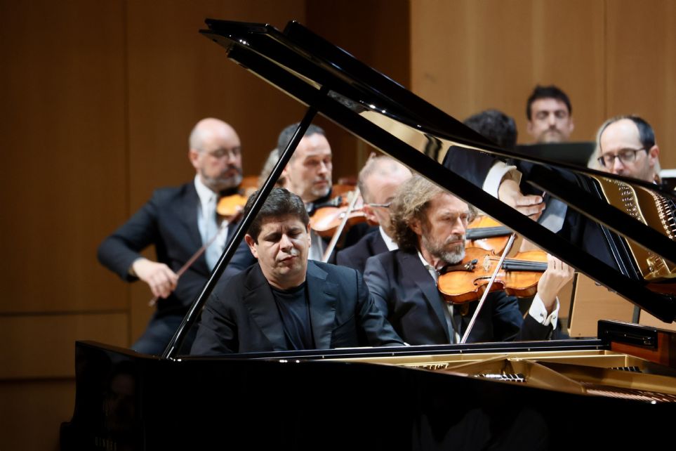 Manuel Hern�ndez-Silva y Javier Perianes con la Sinf�nica de la Regi�n de Murcia