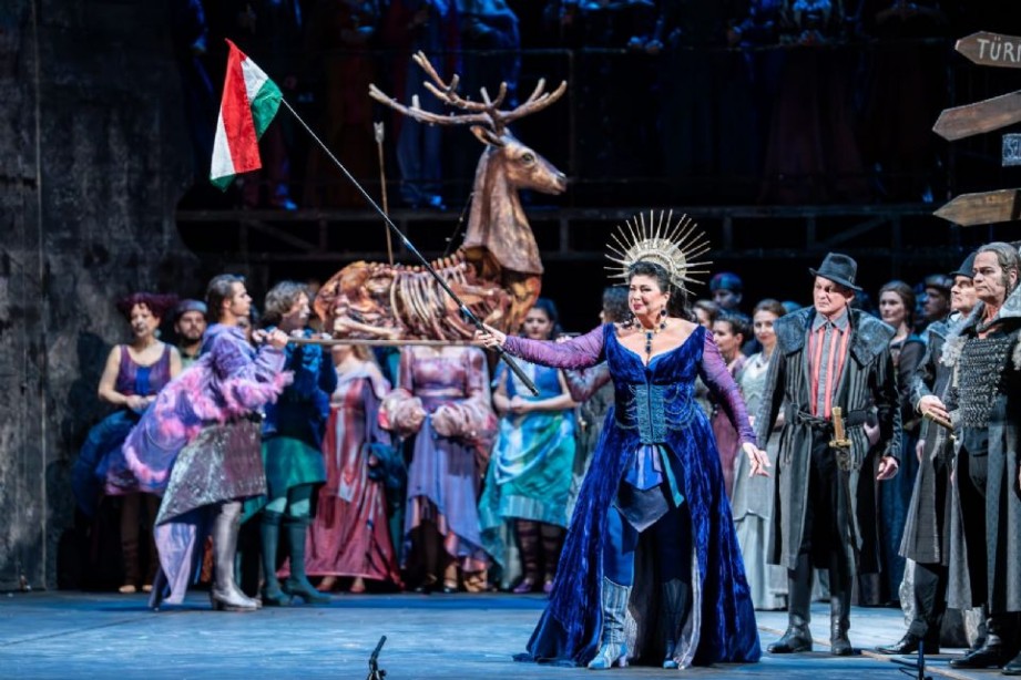 �B�nk B�n� en la �pera Nacional H�ngara