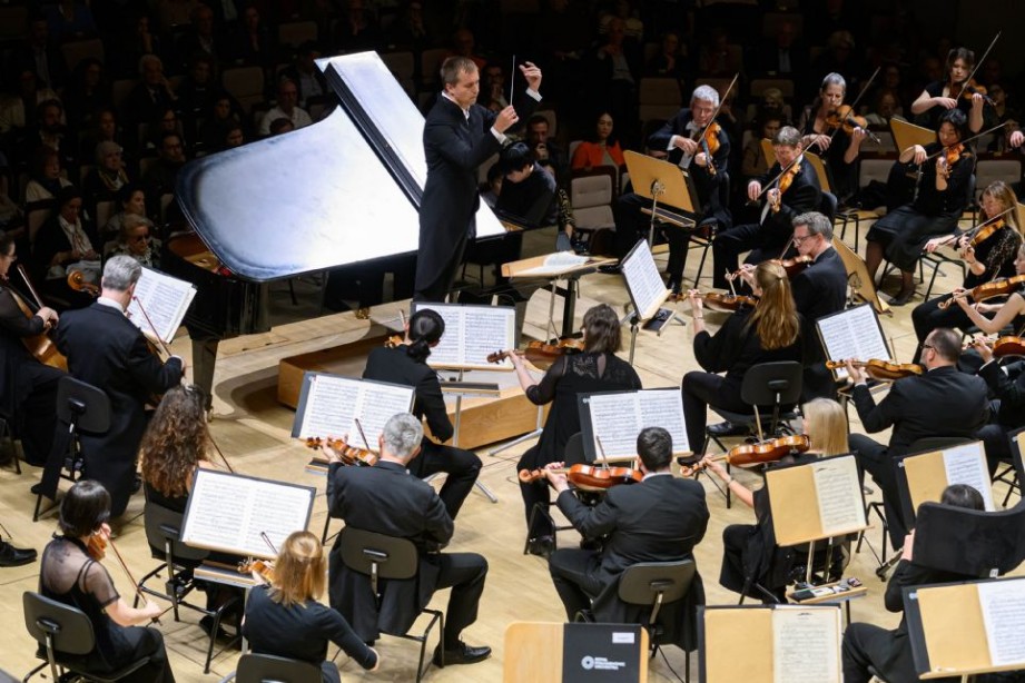 Vasily Petrenko con la Royal Philharmonic en Iberm�sica