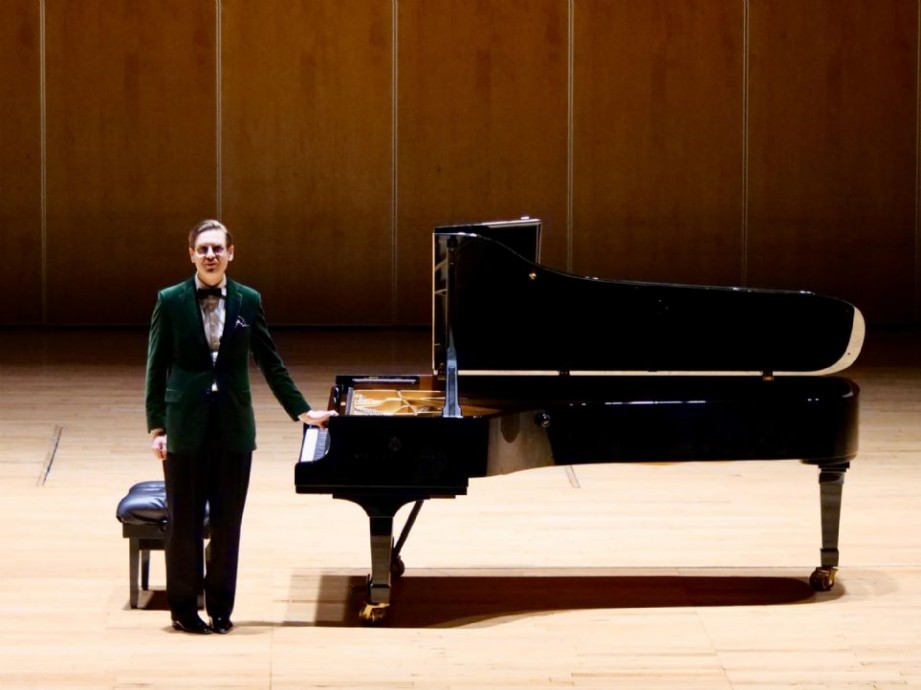 Vikingur Olaffson en Oviedo