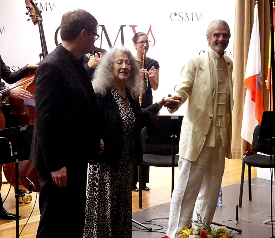Martha Argerich y Pablo Galdo con Jeremy Irons en el Concurso Internacional de Piano Ciudad de Vigo