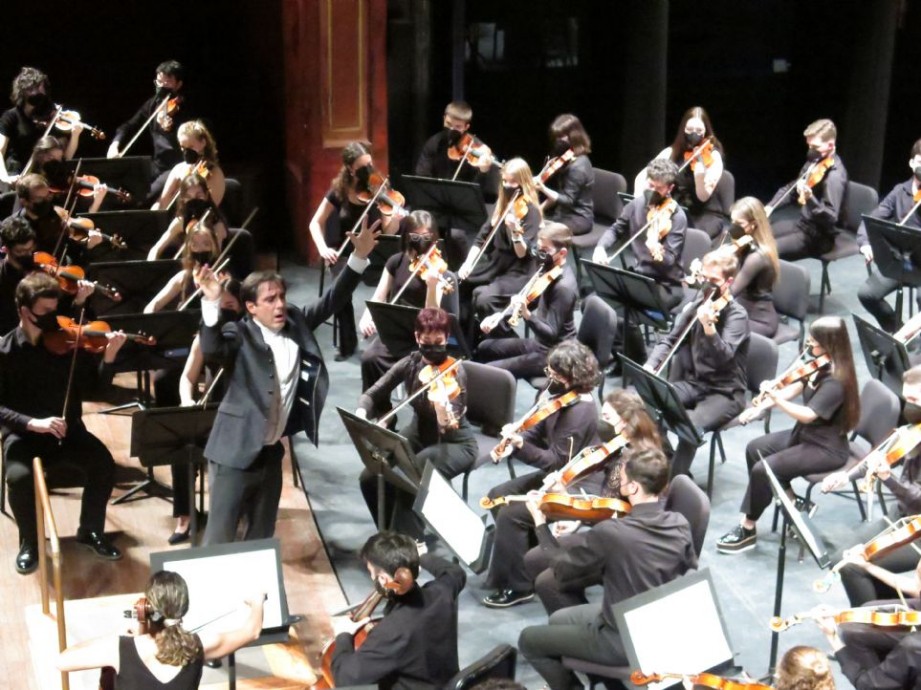 Carlos Domínguez-Nieto con la Joven Orquesta de Andalucía
