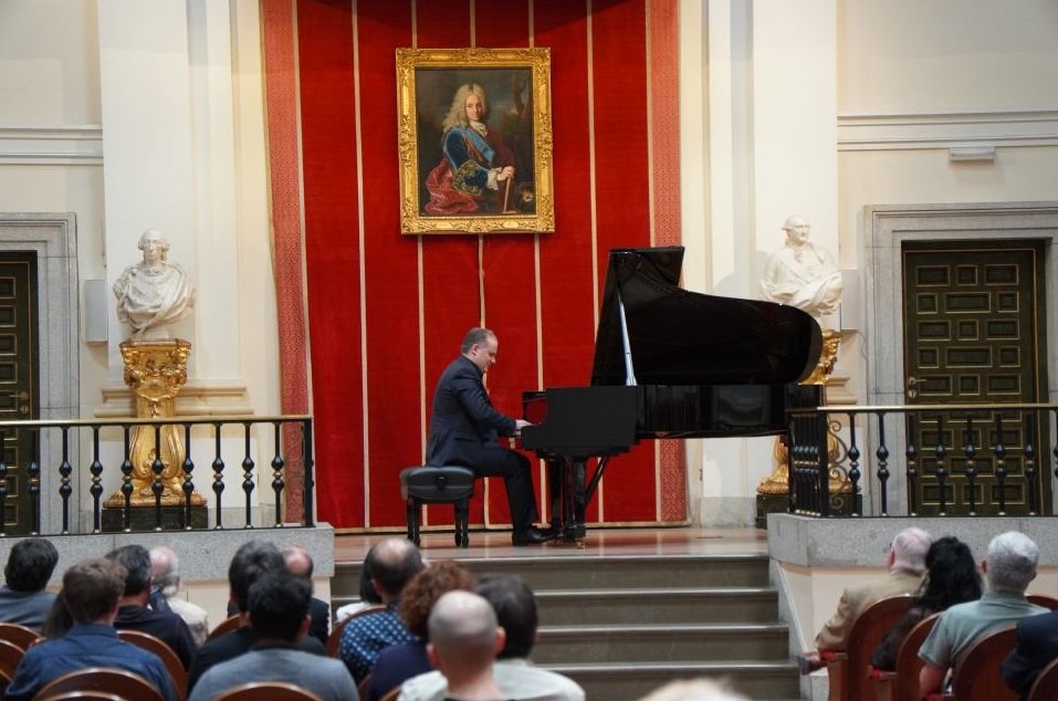 Josu De Solaun presenta su nuevo disco sobre Haydn