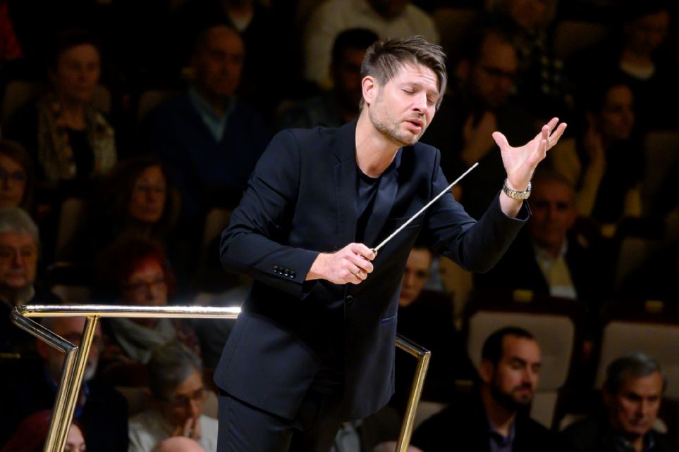 Krzysztof Urbanski y Bomsori con la Orquesta Nacional de Espaa