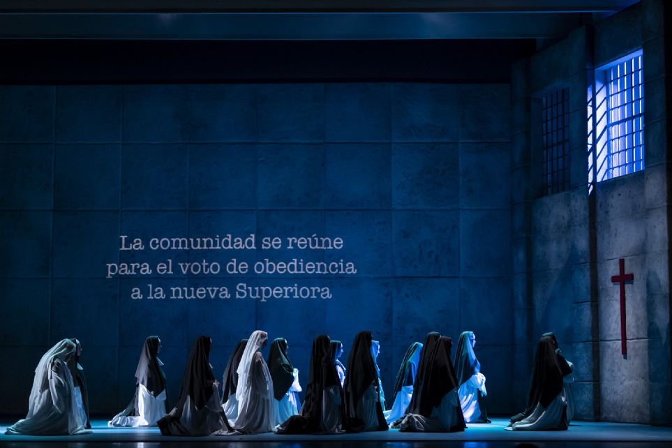 Dilogos de Carmelitas en el Teatro Cervantes de Mlaga