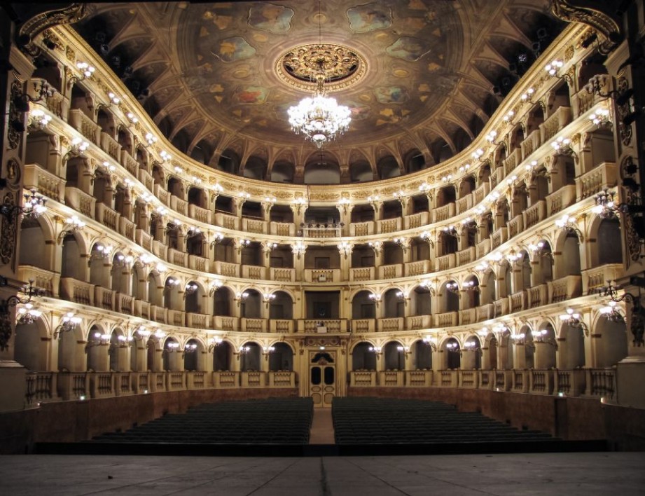 Teatro Comunale de Bolonia