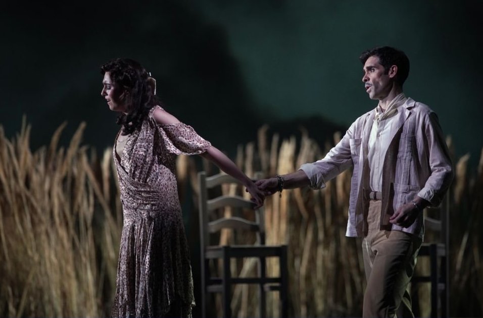 La mezzosoprano Carmen Artaza e Ismael Jordi en el Teatro de la Zarzuela